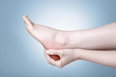 Daily Habits That Help Treat and Prevent Foot Pain